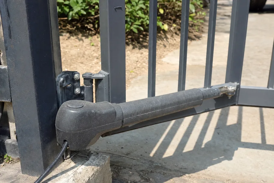 Driveway gate operator and drive hardware in Lincoln, NE